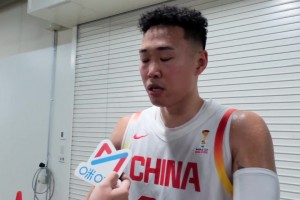 贺希宁采访哽咽：希望大家重新喜欢中国篮球！今天对我意义非常大